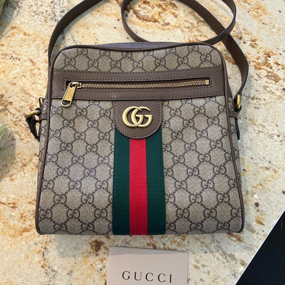 Gucci Brown Leather cross body Bag with Gold Zipper